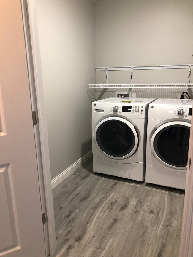 Full-Size Washer & Dryer - Alice Place Boone