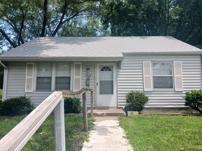Newly refreshed 2bdr/1bdt house in Kansas ... - Newly refreshed 2bdr/1bdt house in Kansas ...