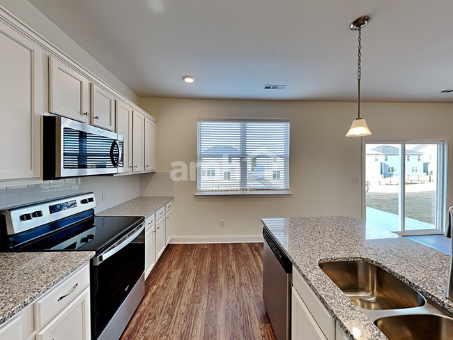 Photo - 1320 Lomond Dr