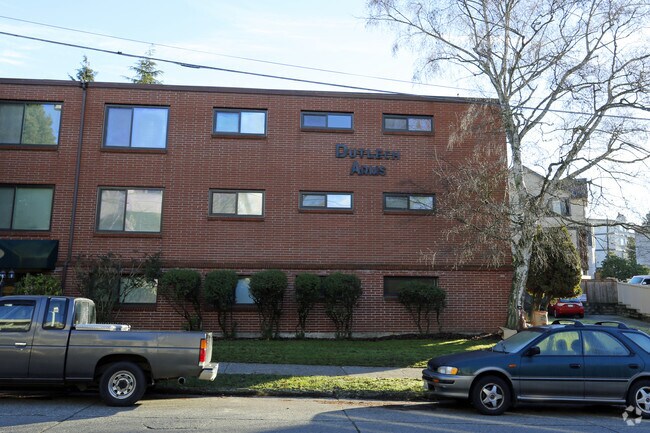 Dutlech Arms - Dutlech Arms