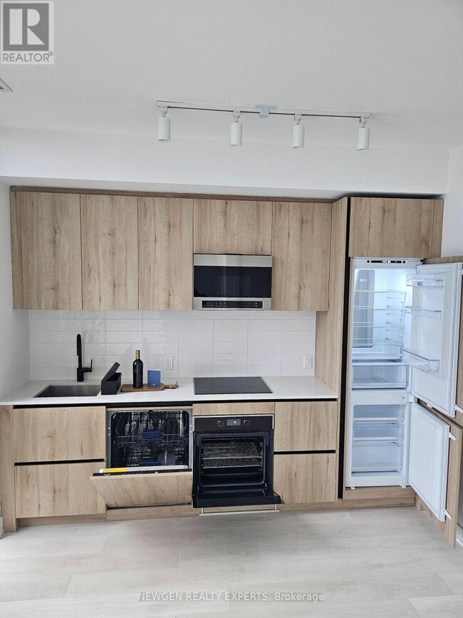 Photo - 117 Broadway Ave Unit 909