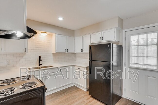 Photo - 406 Noble Ave