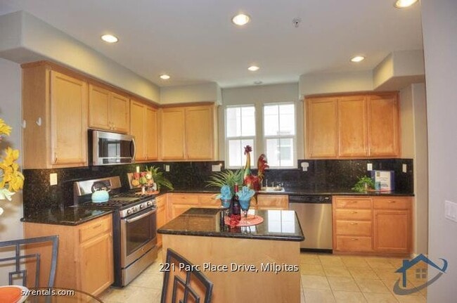 Photo - 221 Parc Pl Dr