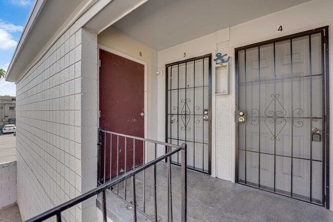 Photo - 2908 E Poplar Ave