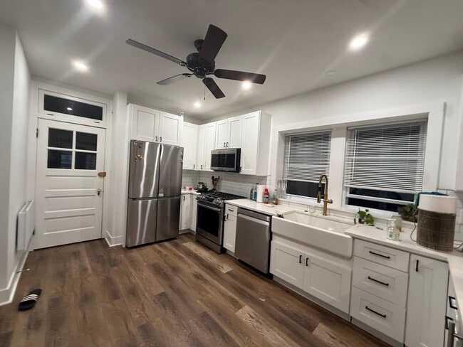 6604 N Campbell Ave Unit 2
