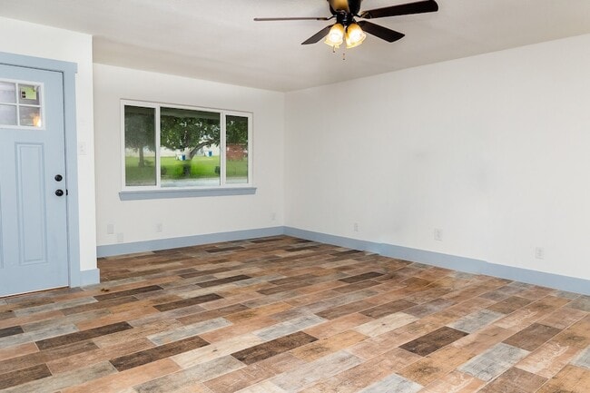 Photo - 811 Matchett St Unidad B