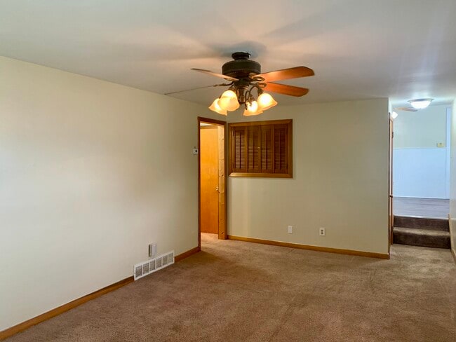 Photo - 5047-5012 12th St SW