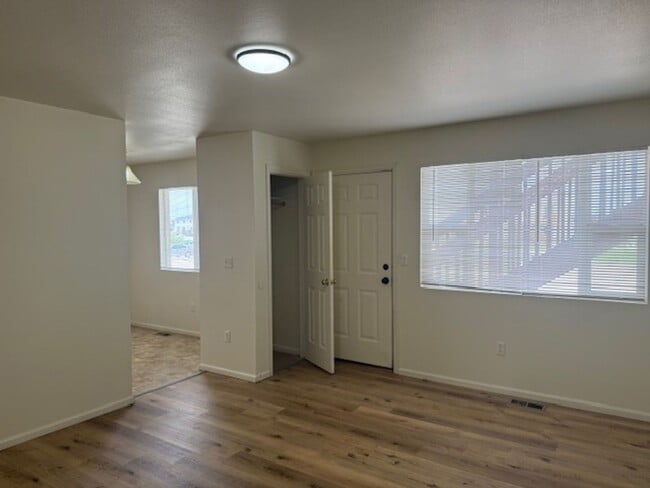 304 Snyder Ave Unit B
