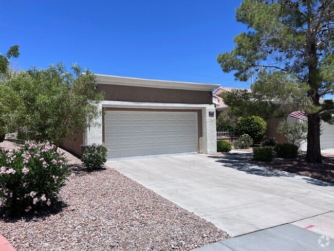 Building Photo - Sun City Summerlin - Remodeled Town-home