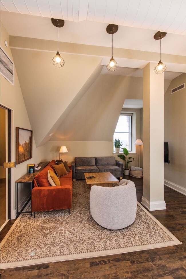 225 E Michigan St Unit SI ID1379026P