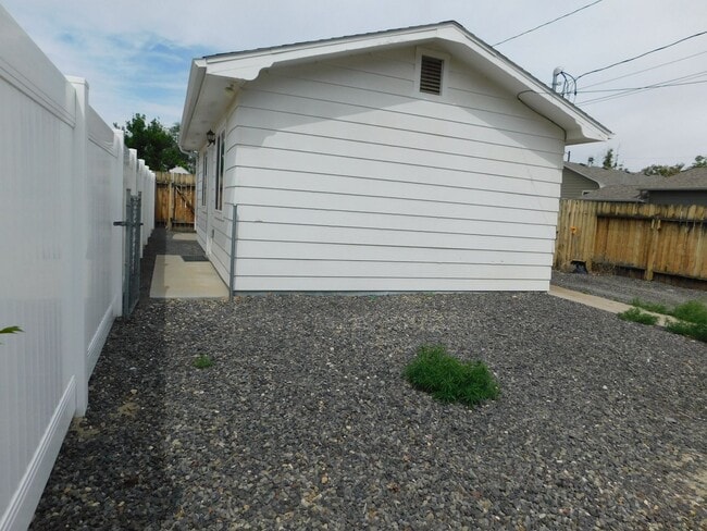 Building Photo - 1318 N 16th St Unit B