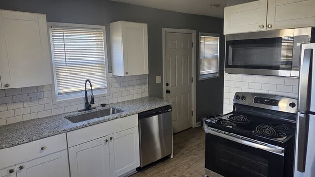 Photo - Section 8 Welcome 2 bed 1 bath duplex