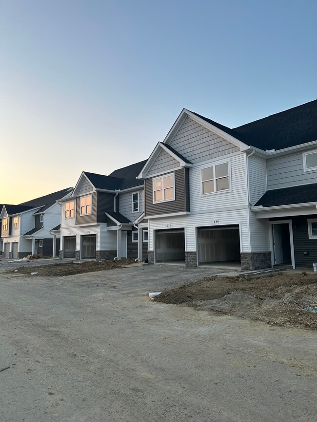 Building Photo - Brynn Mar Crossing Rental