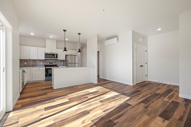 Photo - Bonneville Apartments