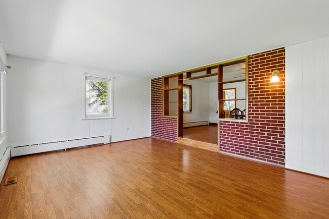 Photo - 795 Annapolis Rd