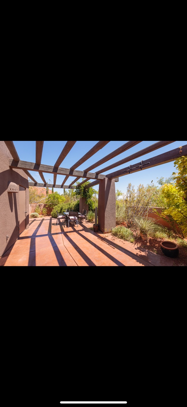 Photo - 384 W Brittlebush Way