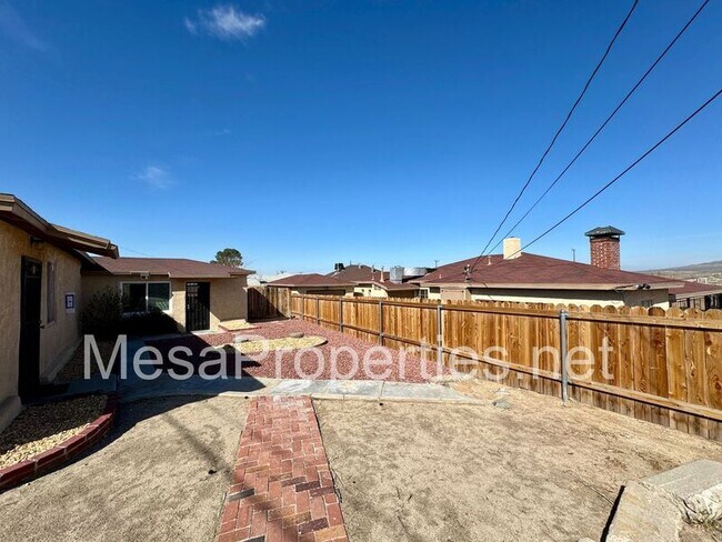 Photo - 900 W Buena Vista St Unidad #1 (back)