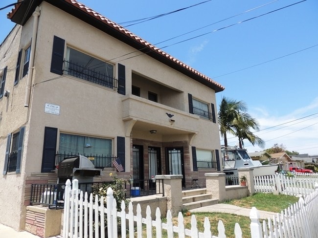 Photo - 2721 S Denison Ave