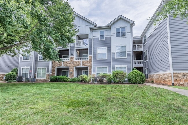 The-Greens-At-Tryon-Apartments-Raleigh-NC-Building-Exterior-Private-Patios-and-Balconies - The Greens at Tryon