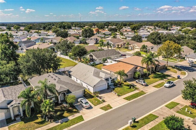Photo - 1876 Holton Rd