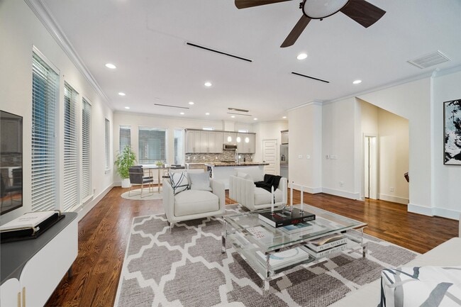 Photo - 4833 Chenevert St