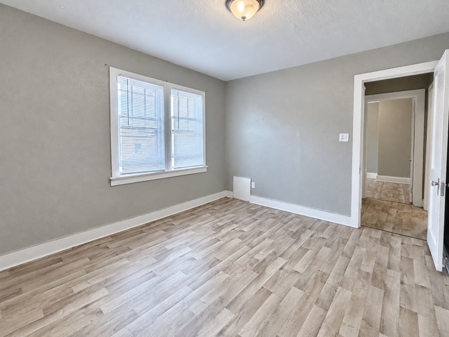 Photo - 3016 S Hanson Ave Unit 3016 S Hanson Ave - Upper