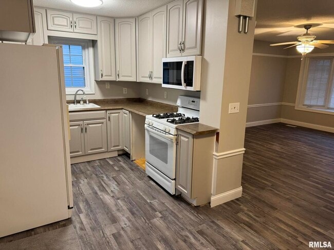 Photo - 1868 Kings Dr