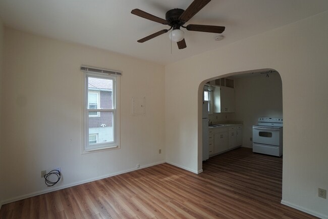 Photo - 824 Midland Ave