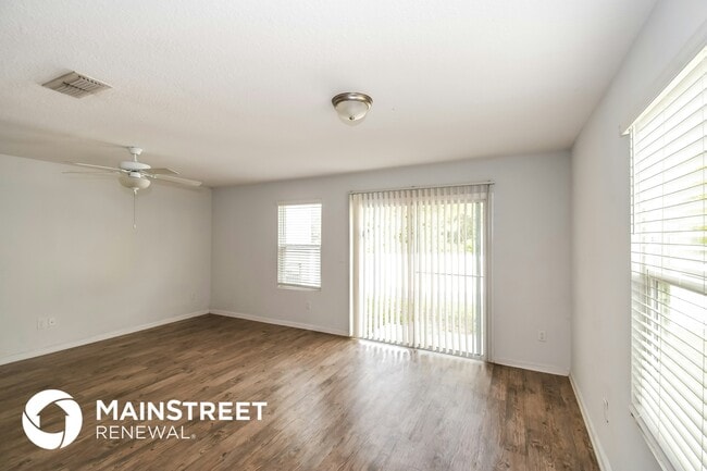 Photo - 554 Eiseman Wy