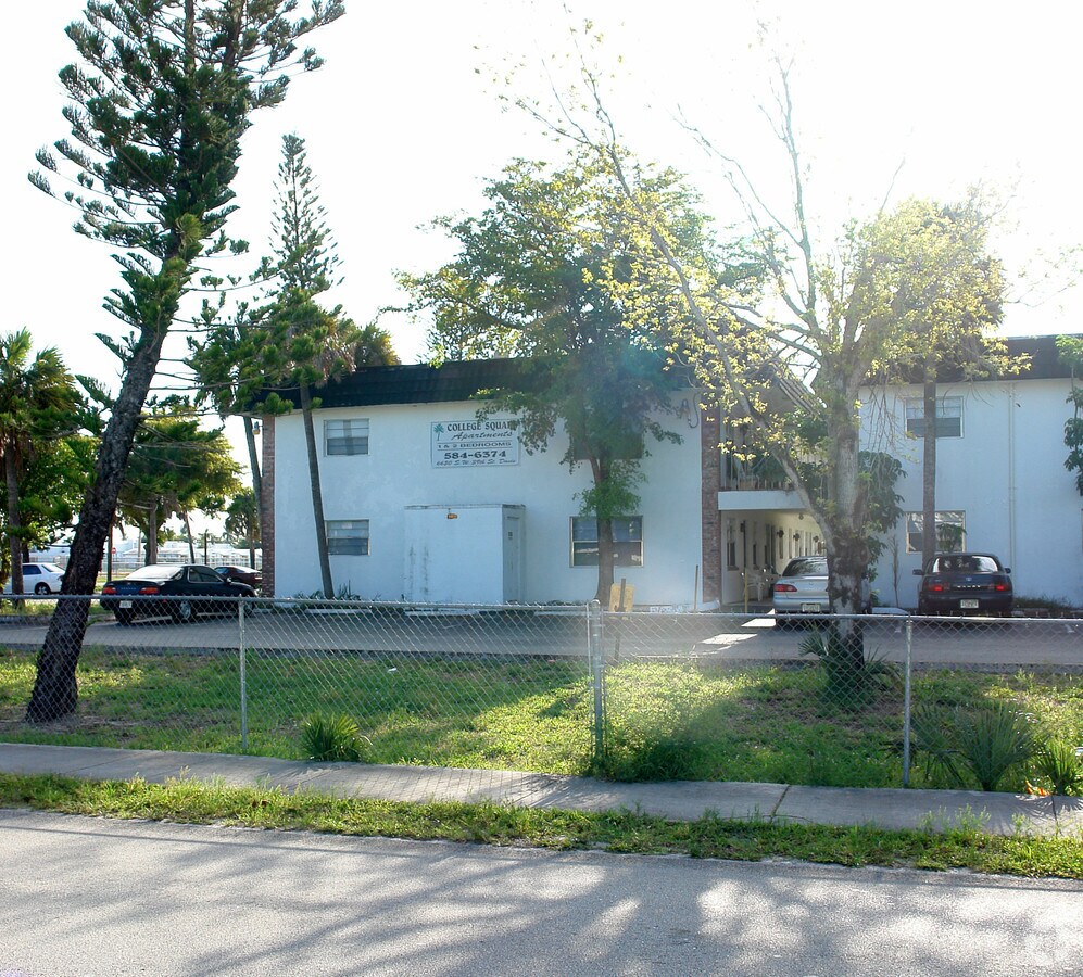 College Square - College Square Apartments