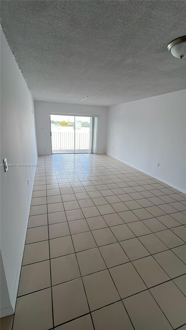 Photo - 4480 Palm Ave