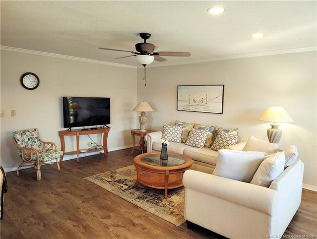 Photo - 511 SW South River Dr Unit 207