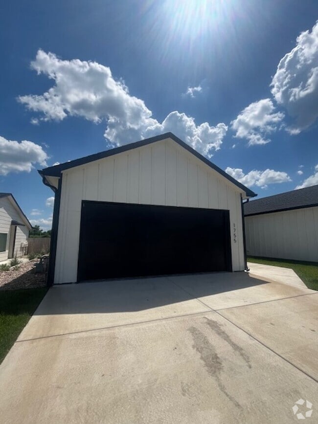 Building Photo - 1753/55 Hickory Unit 1755 Hickory Rental