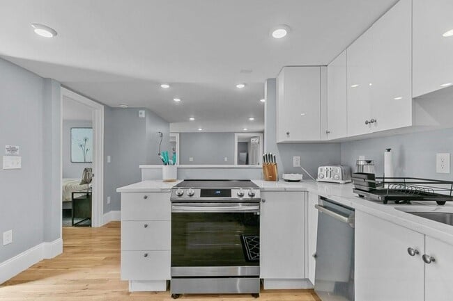 Photo - 382 Spring St