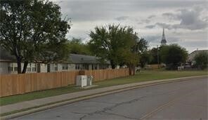 Photo - 201 Meadow Ln