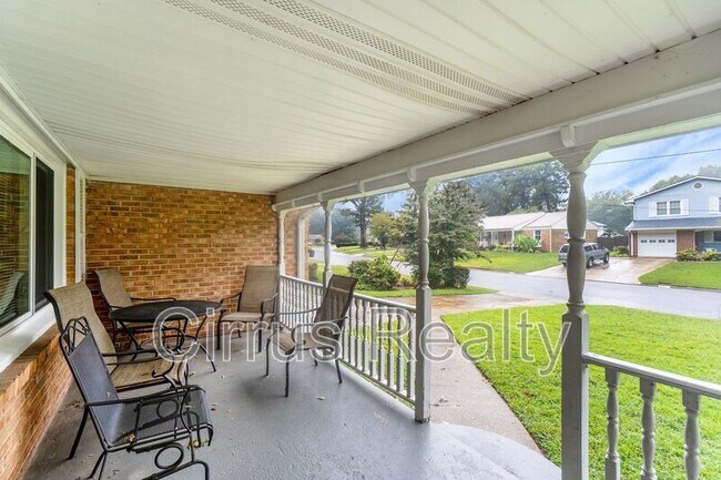 Photo - 860 Morgan Trail