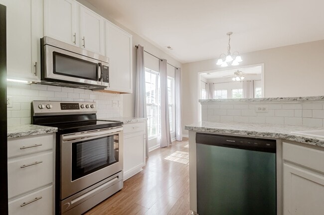 Photo - 125 Cloverwood Dr SW
