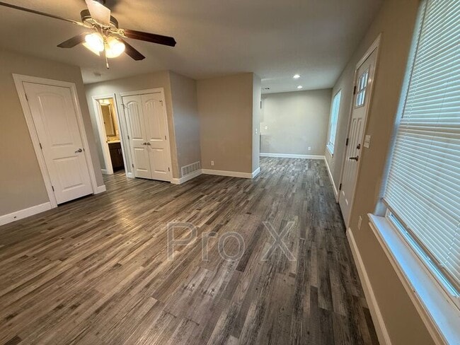 Photo - 1414 E 6th St