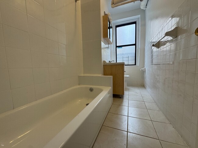 Photo - 38-48 Sickles Street Unidad 7