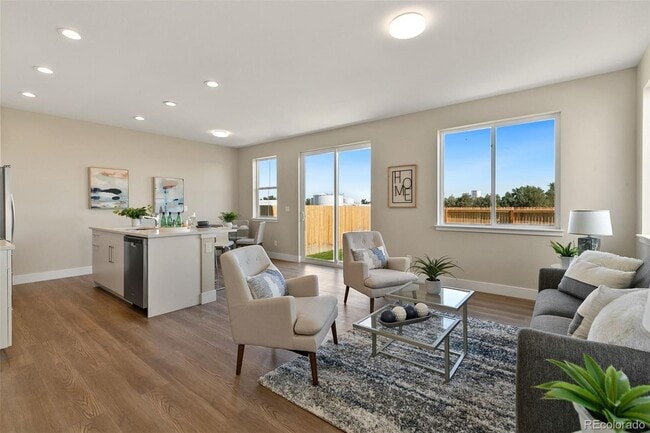 Photo - 521 S Main St