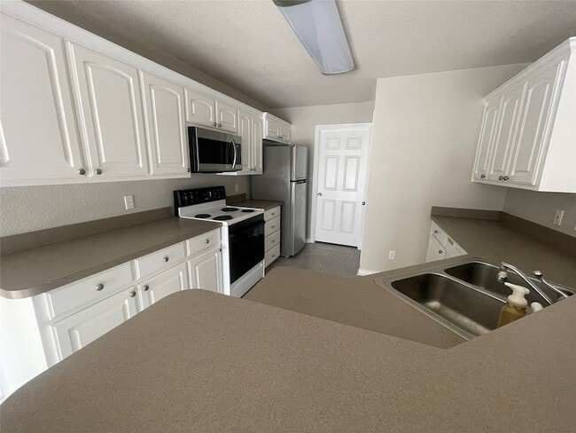 Photo - 605 N Ave D