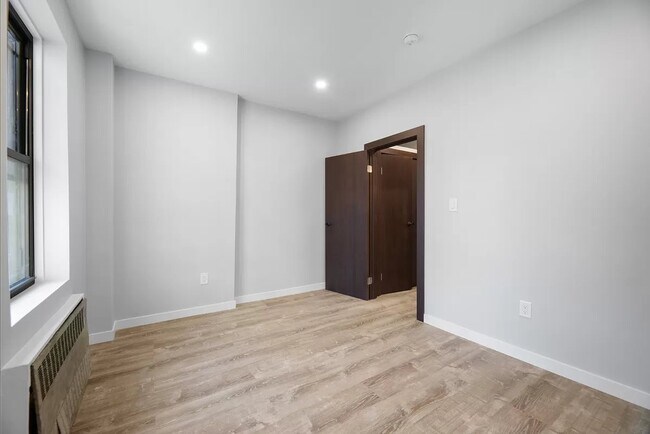 Photo - 453 West 48th Street Unidad 4B