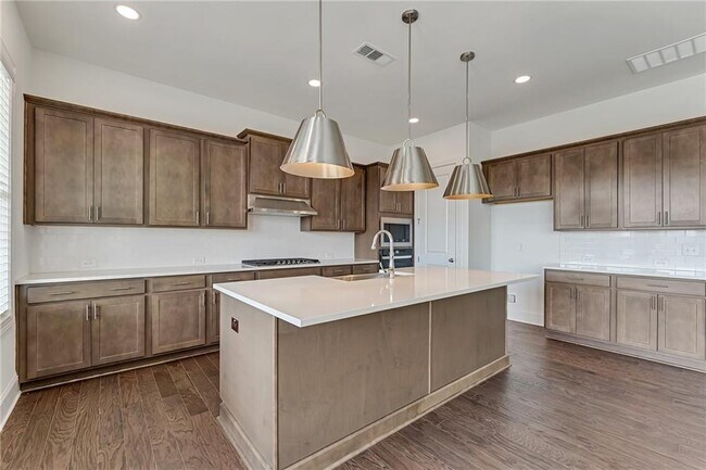 Photo - 1066 Winding Br Dr