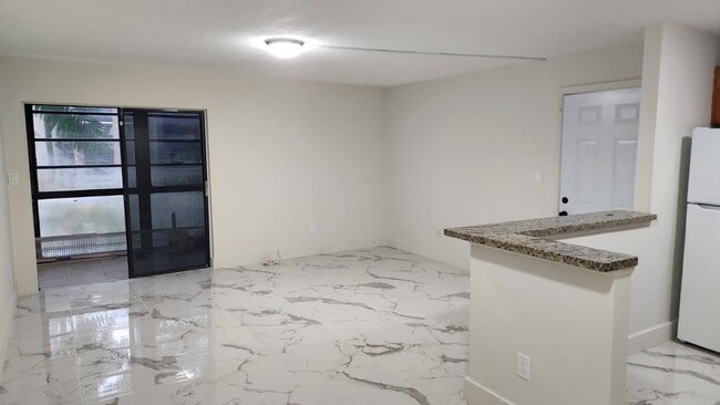 Photo - 805 NE 199th St Unit 102