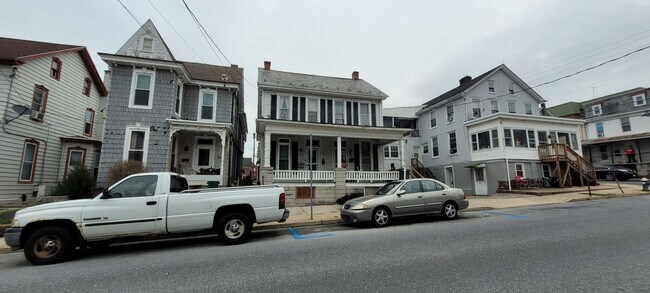 Photo - 84 E Franklin St Unidad 1st floor