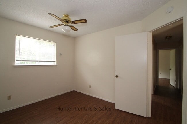 Photo - Dreamy Three-Bedroom - 1st month free with...