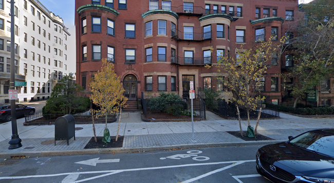 Building Photo - 869 Beacon St Rental