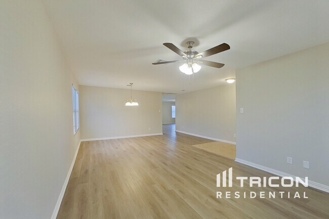 Photo - 2705 White Pine Dr