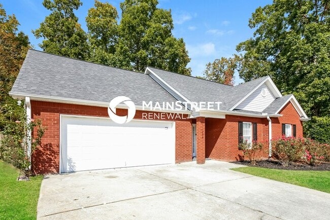 Photo - 3 Bedroom Pet-Friendly Home in ROCKMART, GA with Main Street Renewal