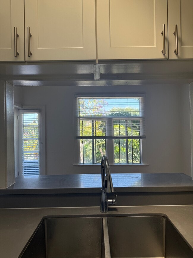 Photo - 1114 N Poinsettia Pl Unidad 8